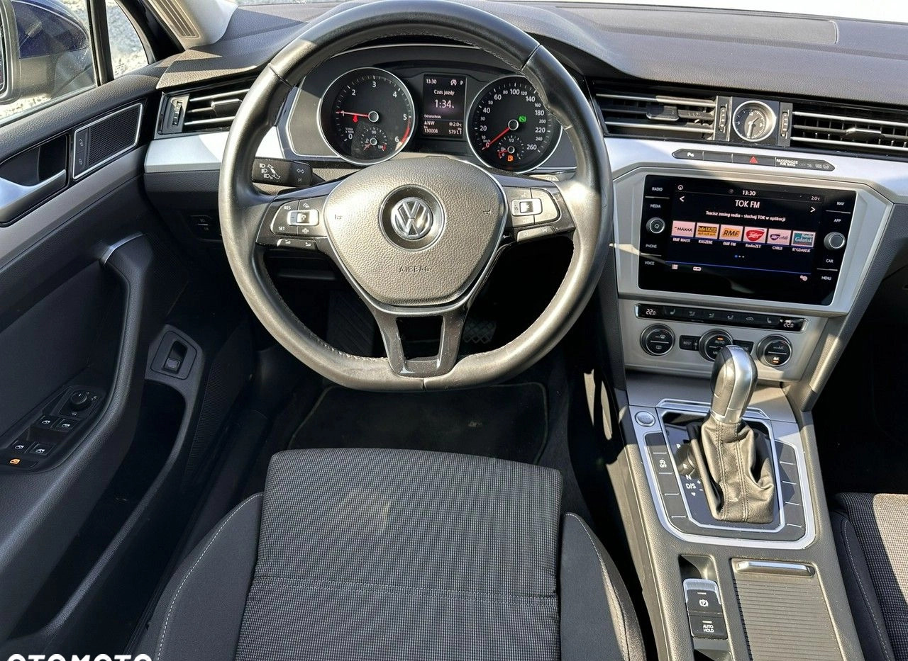 Volkswagen Passat cena 77900 przebieg: 130000, rok produkcji 2019 z Wojkowice małe 301